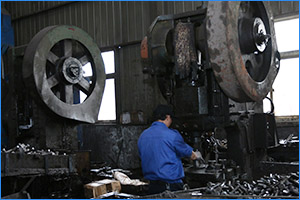 六角螺栓生產車間