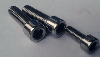 高強度發黑螺栓表面加工處理方法