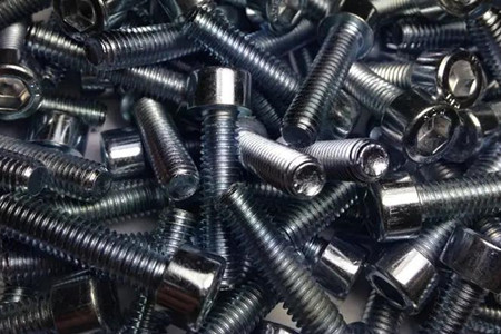 你真的了解內六角螺栓和外六角螺栓嗎?華隆科普!